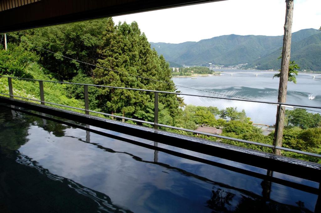 Rakuyu Hotel Fujikawaguchiko Bagian luar foto