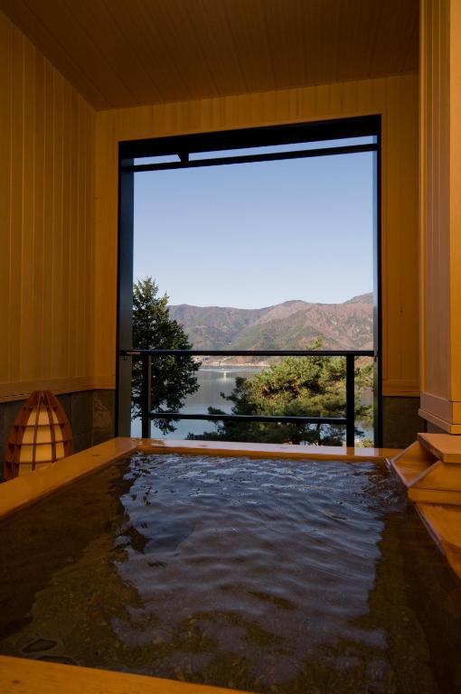 Rakuyu Hotel Fujikawaguchiko Bagian luar foto